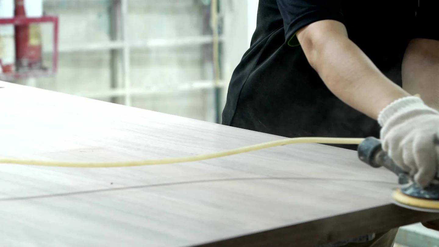 Hand finishing of joinery details